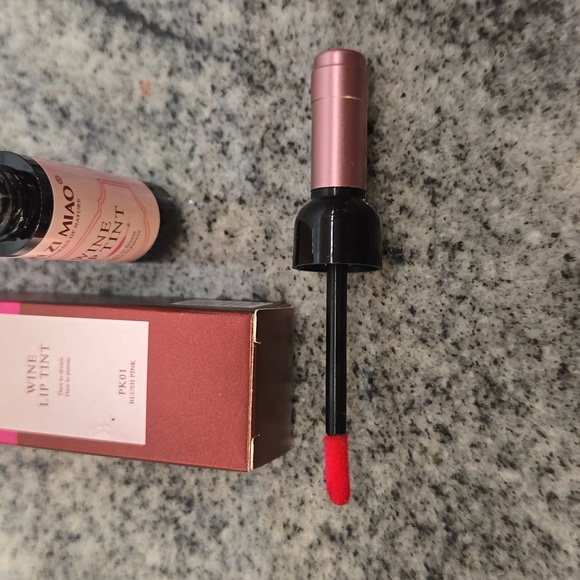 Wine Colors Bottle Shaped Lip Tint Lip Gloss - Picture 10 of 13